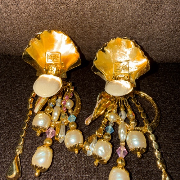 LATR RARE! Lunch at the Ritz Seashell earrings - Picture 9 of 10